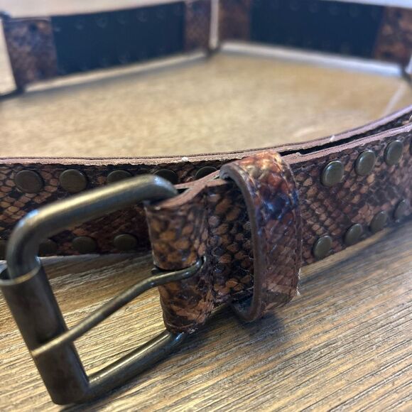 Absolutely Fresh Brown Snakeskin Pattern Leather Belt with Brass Buckle, Size M - Picture 1 of 6